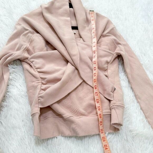 Women Good American Women’s Crossover Sweatshirt in Blush Pink Size 4 - Picture 5 of 7